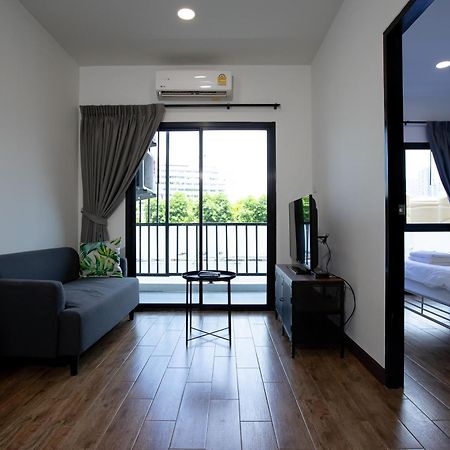 Room 36 Service Apartment Bangkok Buitenkant foto