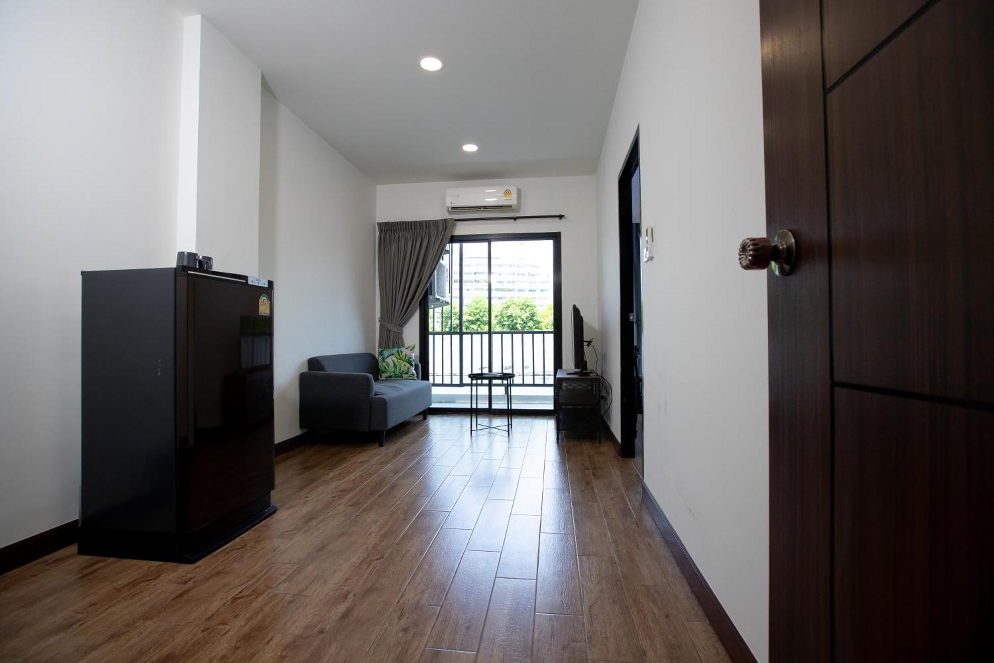 Room 36 Service Apartment Bangkok Buitenkant foto