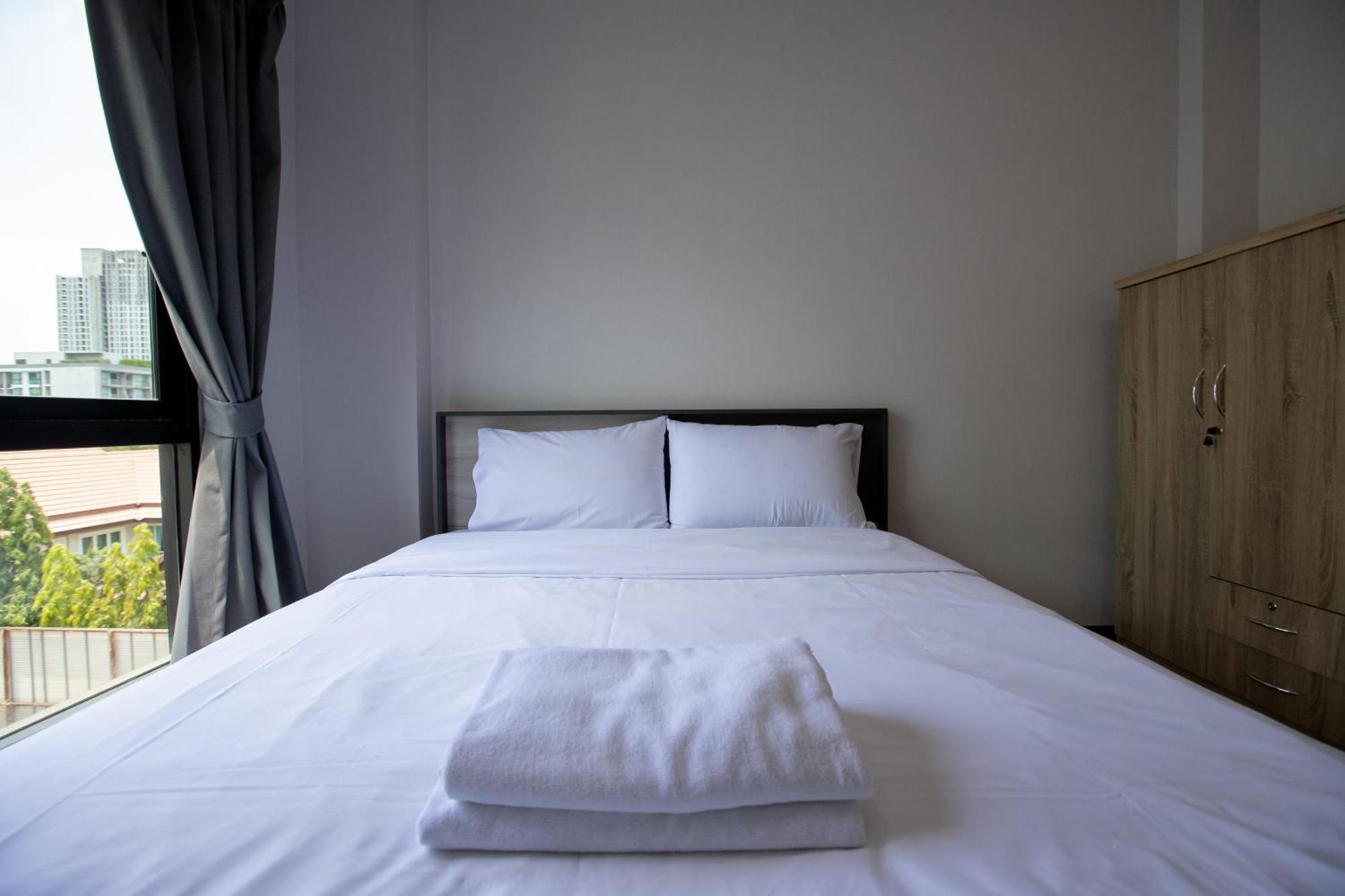 Room 36 Service Apartment Bangkok Buitenkant foto