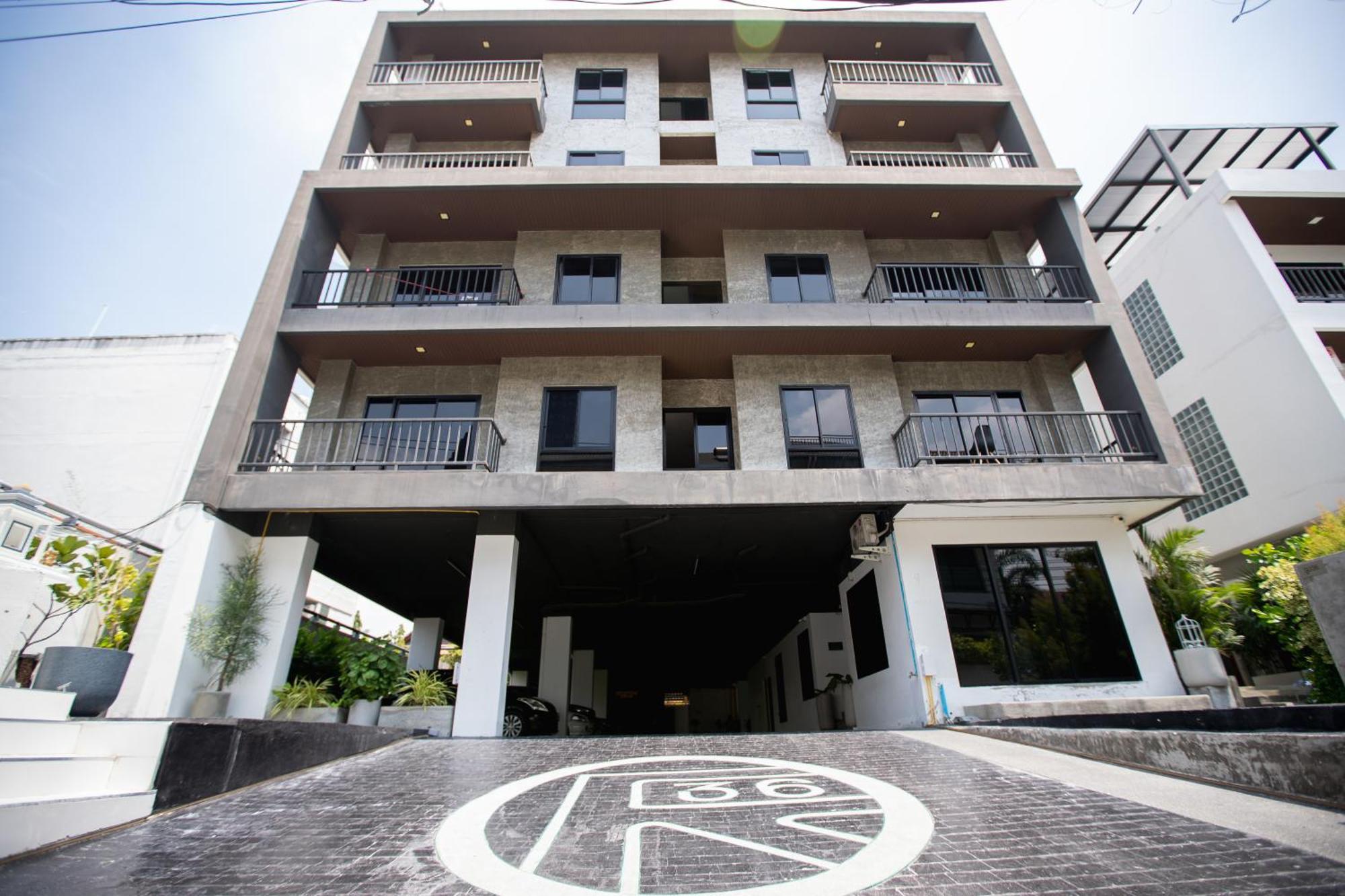 Room 36 Service Apartment Bangkok Buitenkant foto