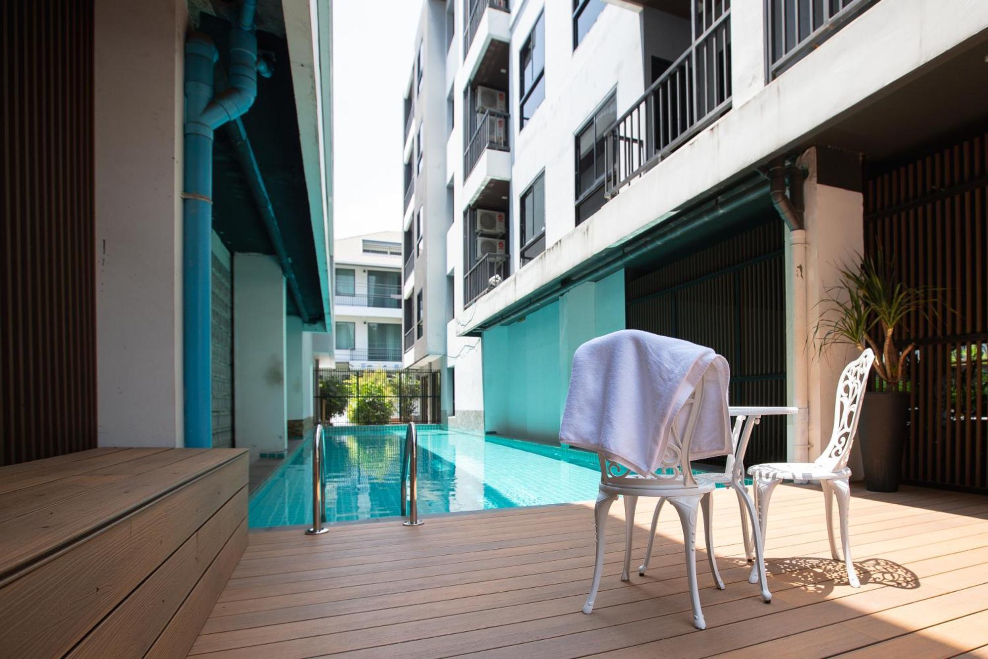 Room 36 Service Apartment Bangkok Buitenkant foto